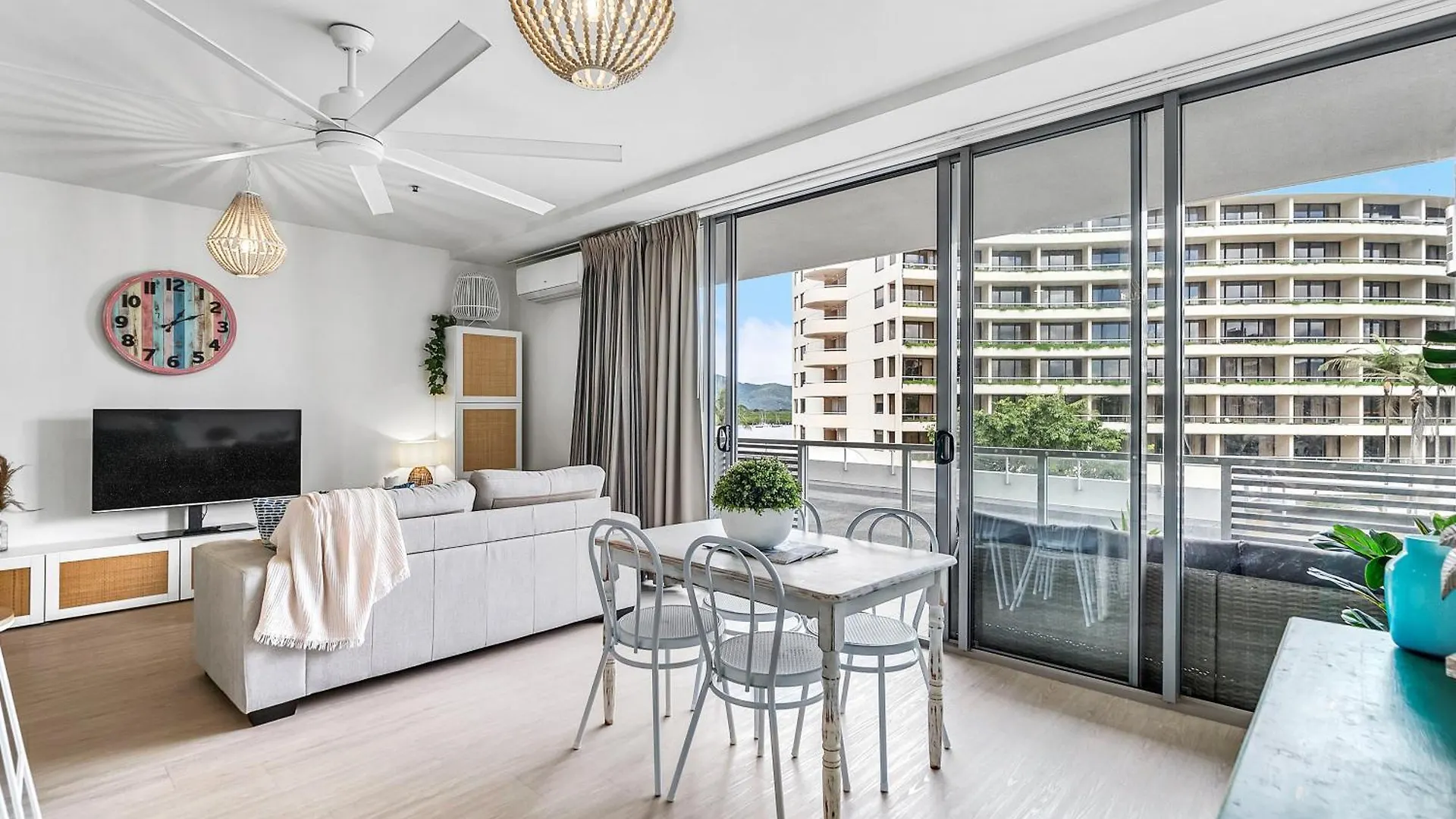 'Escape At Harbour Lights' Poolside Chic In The City Cairns